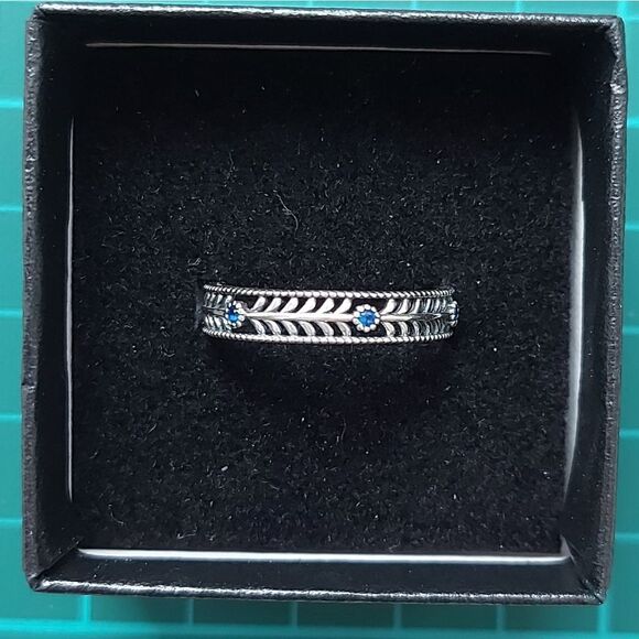 925 Sterling Silver Caesar Ring - Picture 3 of 11